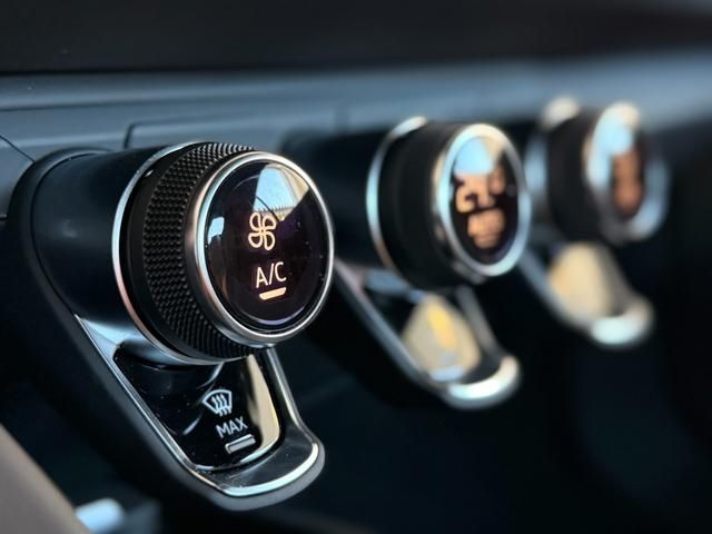 AUDI R8 2023 Image 31