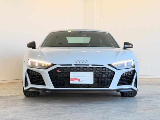 AUDI R8 2023 Image 31