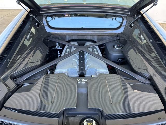 AUDI R8 2023 Image 31