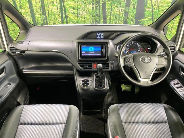 TOYOTA NOAH 2017 Image 31