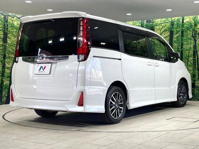 TOYOTA NOAH 2017 Image 31