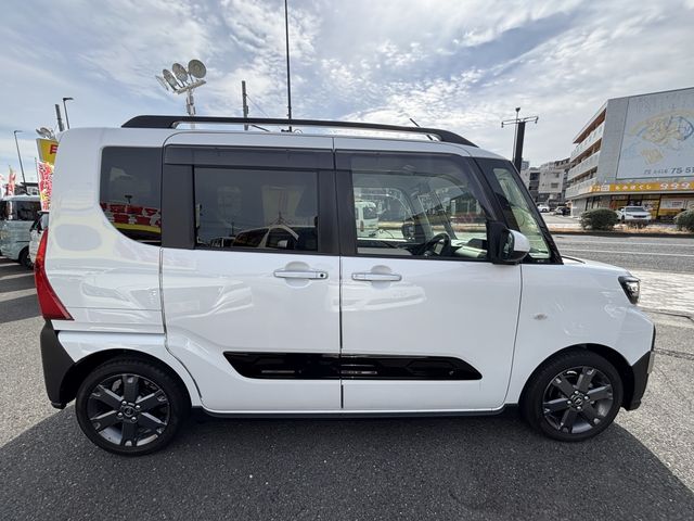 DAIHATSU TANTO FAN CROSS 2023 Image 31