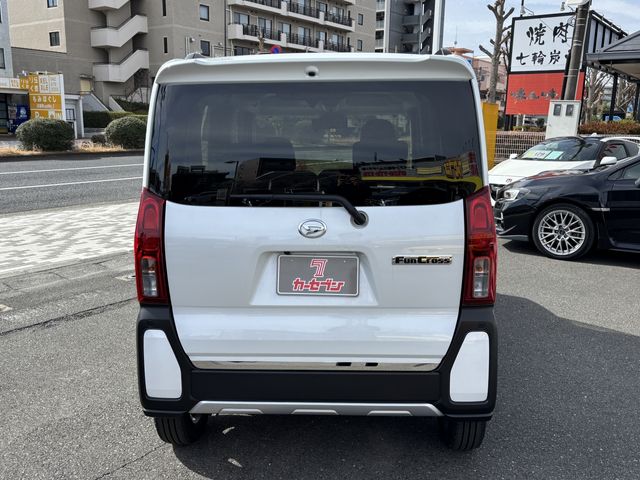 DAIHATSU TANTO FAN CROSS 2023 Image 31