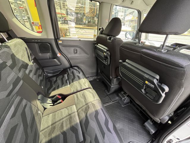 DAIHATSU TANTO FAN CROSS 2023 Image 31