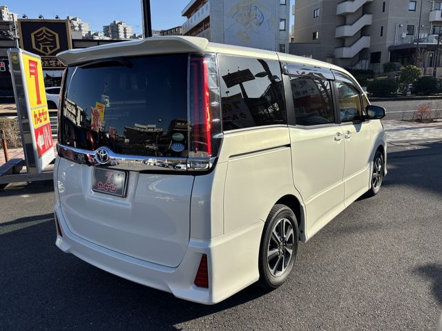 TOYOTA NOAH 2018 Image 31