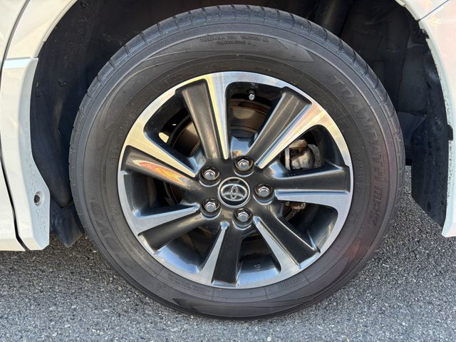 TOYOTA NOAH 2018 Image 31