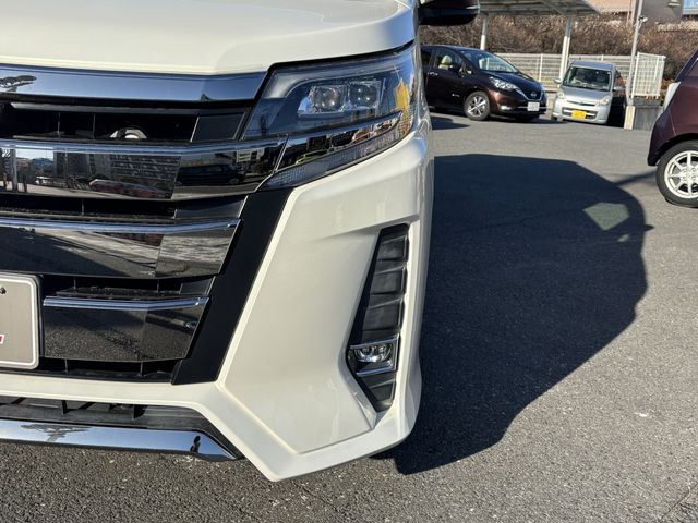 TOYOTA NOAH 2018 Image 31