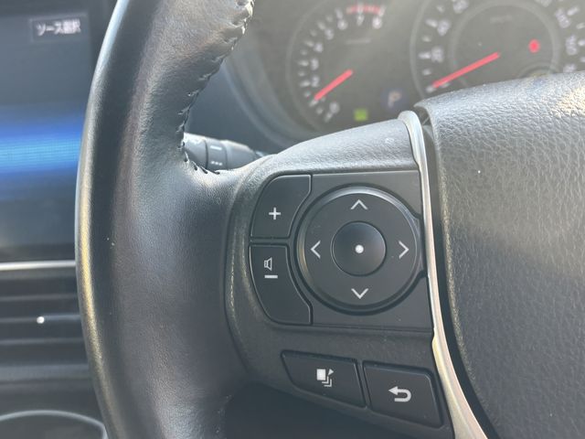 TOYOTA NOAH 2018 Image 31