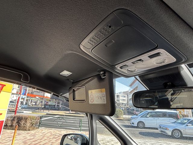 TOYOTA NOAH 2018 Image 31