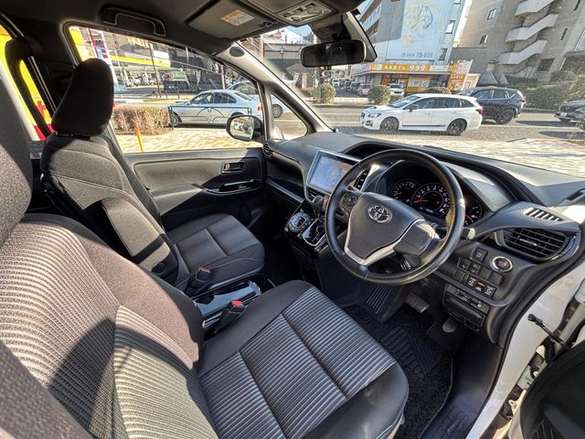 TOYOTA NOAH 2018 Image 31