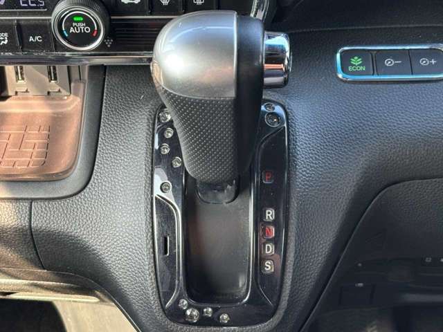 HONDA N BOX CUSTOM 2017 Image 31