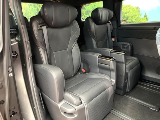 TOYOTA VELLFIRE  HYBRID 2026 Image 31