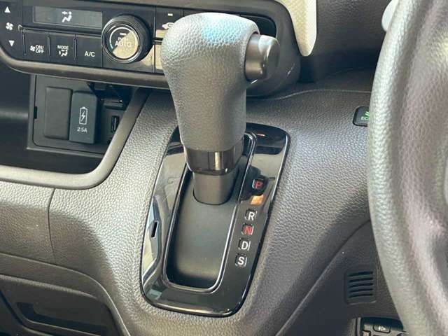 HONDA N BOX 2022 Image 31