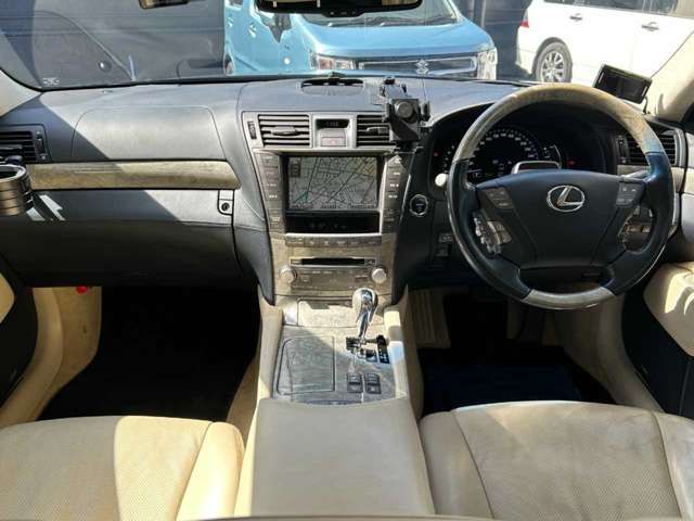TOYOTA LEXUS LS600HL 2012 Image 31