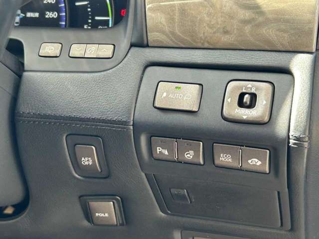 TOYOTA LEXUS LS600HL 2012 Image 31