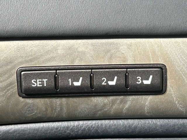 TOYOTA LEXUS LS600HL 2012 Image 31