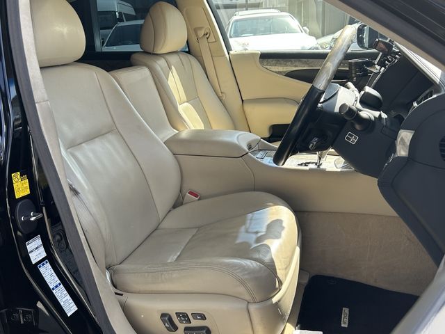 TOYOTA LEXUS LS600HL 2012 Image 31