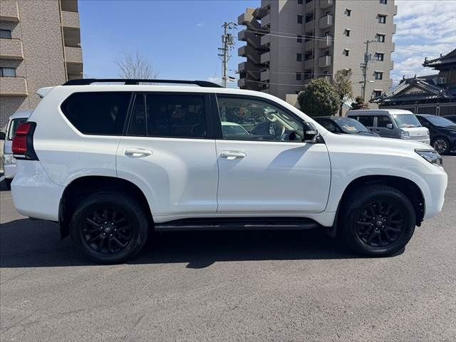 TOYOTA LANDCRUISER PRADO 2022 Image 31