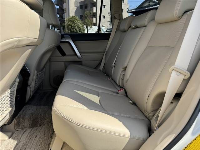 TOYOTA LANDCRUISER PRADO 2022 Image 31