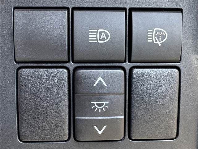 TOYOTA LANDCRUISER PRADO 2022 Image 31