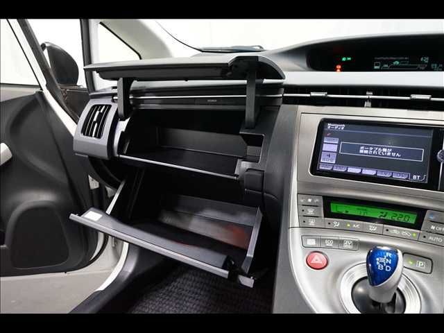 TOYOTA PRIUS 2012 Image 31