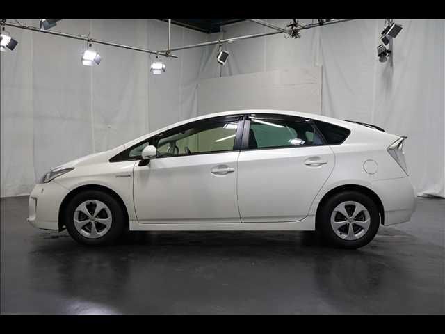 TOYOTA PRIUS 2012 Image 31
