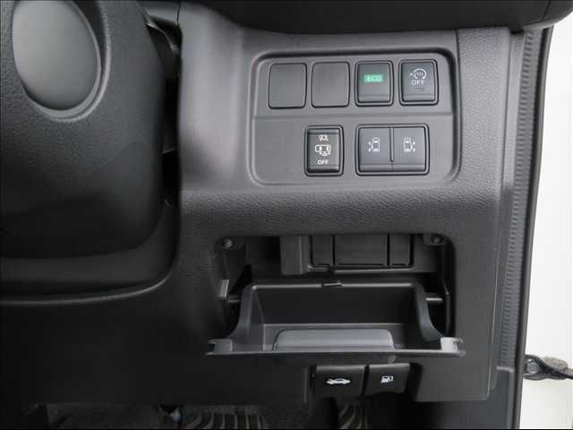 NISSAN SERENA  S-HYBRID 2017 Image 31