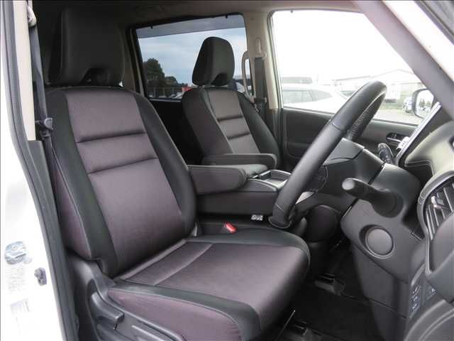 NISSAN SERENA  S-HYBRID 2017 Image 31