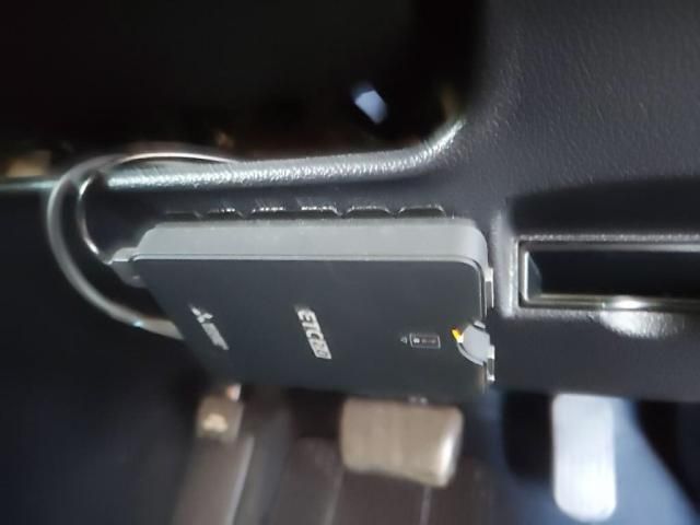 TOYOTA PRIUS 2019 Image 31