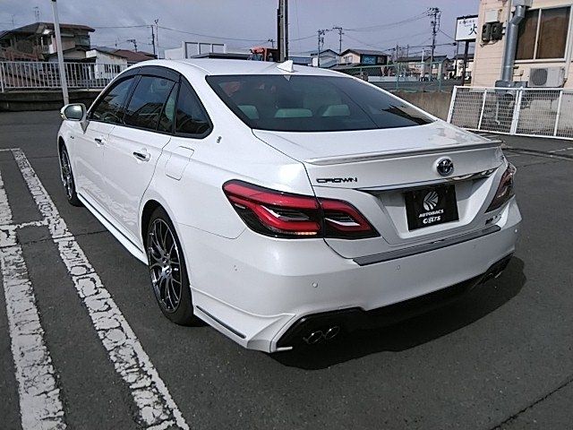 TOYOTA CROWN SEDAN HYBRID 4 2018 Image 31