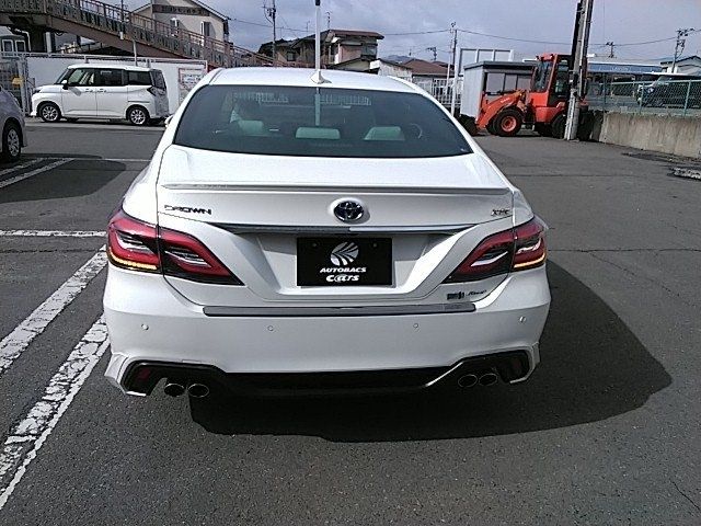 TOYOTA CROWN SEDAN HYBRID 4 2018 Image 31