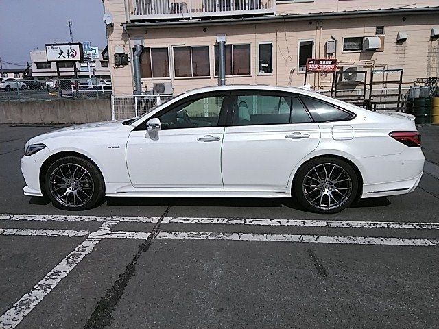 TOYOTA CROWN SEDAN HYBRID 4 2018 Image 31