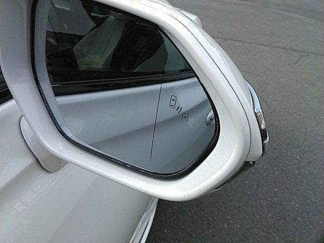 TOYOTA CROWN SEDAN HYBRID 4 2018 Image 31