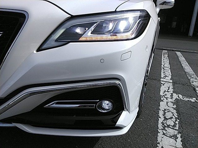 TOYOTA CROWN SEDAN HYBRID 4 2018 Image 31