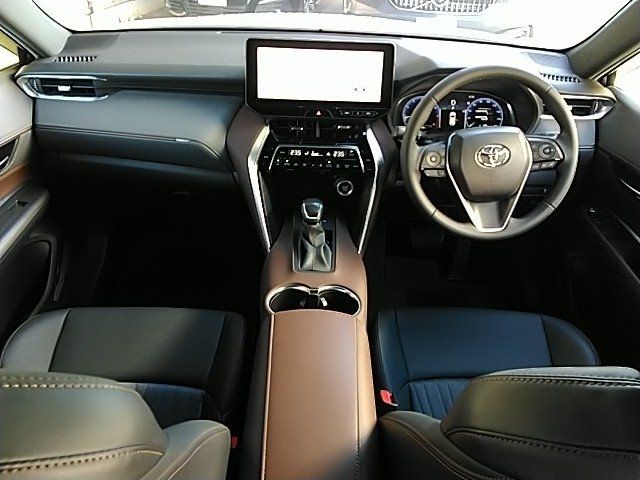 TOYOTA HARRIER 2WD 2023 Image 31