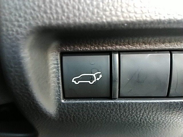 TOYOTA HARRIER 2WD 2023 Image 31