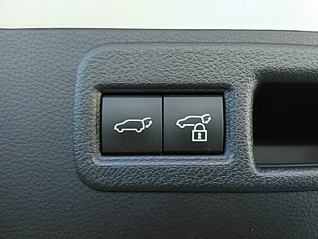 TOYOTA HARRIER 2WD 2023 Image 31