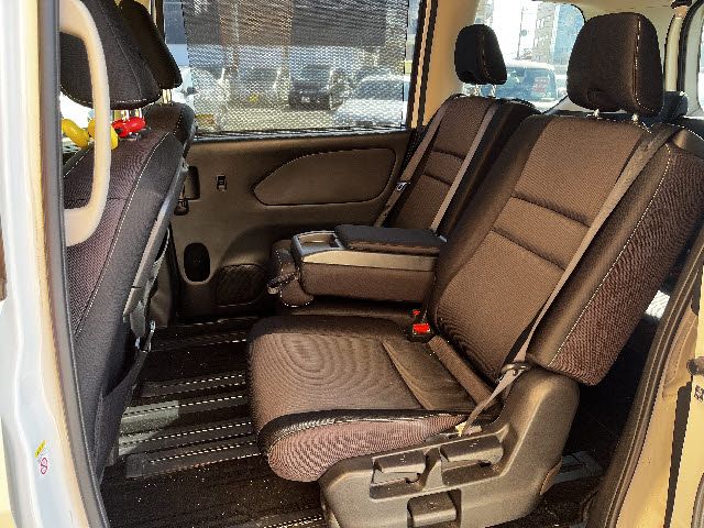 NISSAN SERENA  S-HYBRID 2019 Image 31