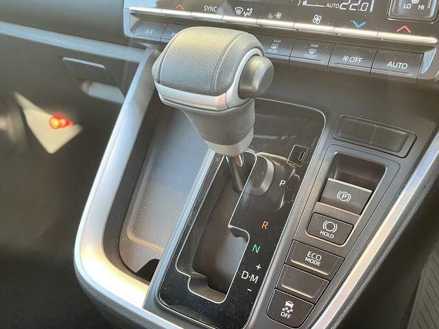 TOYOTA VOXY 2023 Image 31