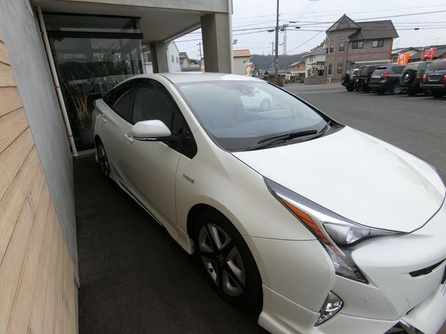 TOYOTA PRIUS 2017 Image 31
