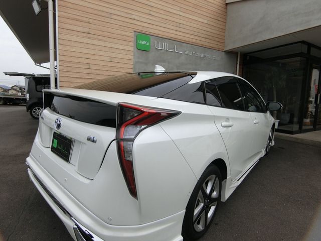 TOYOTA PRIUS 2017 Image 31