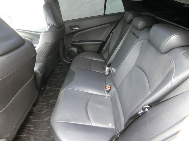 TOYOTA PRIUS 2017 Image 31