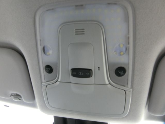 TOYOTA PRIUS 2017 Image 31