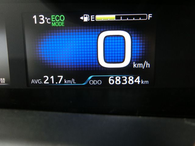 TOYOTA PRIUS 2017 Image 31