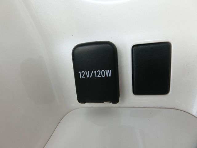 TOYOTA PRIUS 2017 Image 31