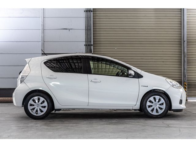 TOYOTA AQUA 2012 Image 31