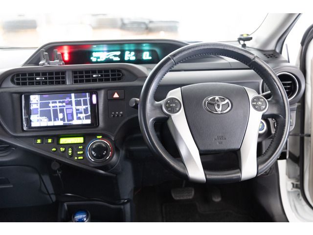 TOYOTA AQUA 2012 Image 31