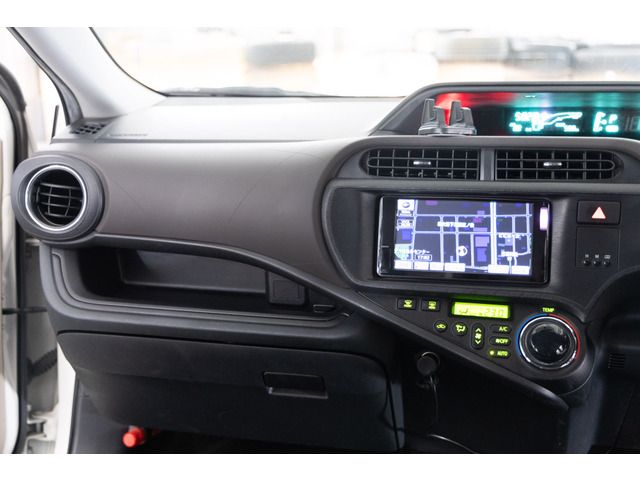 TOYOTA AQUA 2012 Image 31