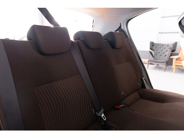 TOYOTA AQUA 2012 Image 31