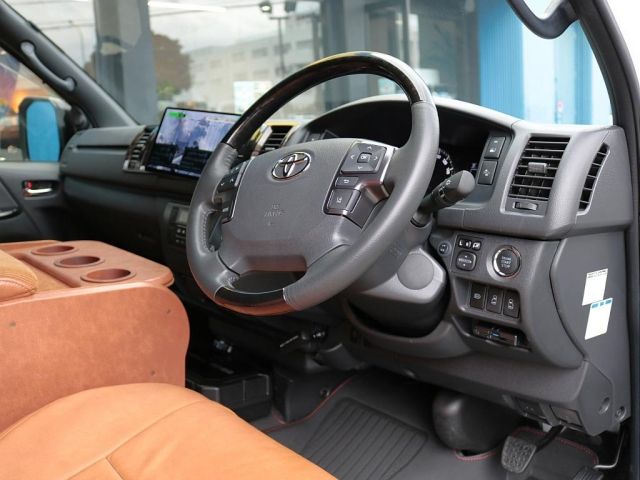 TOYOTA HIACE VAN 2WD 2023 Image 31